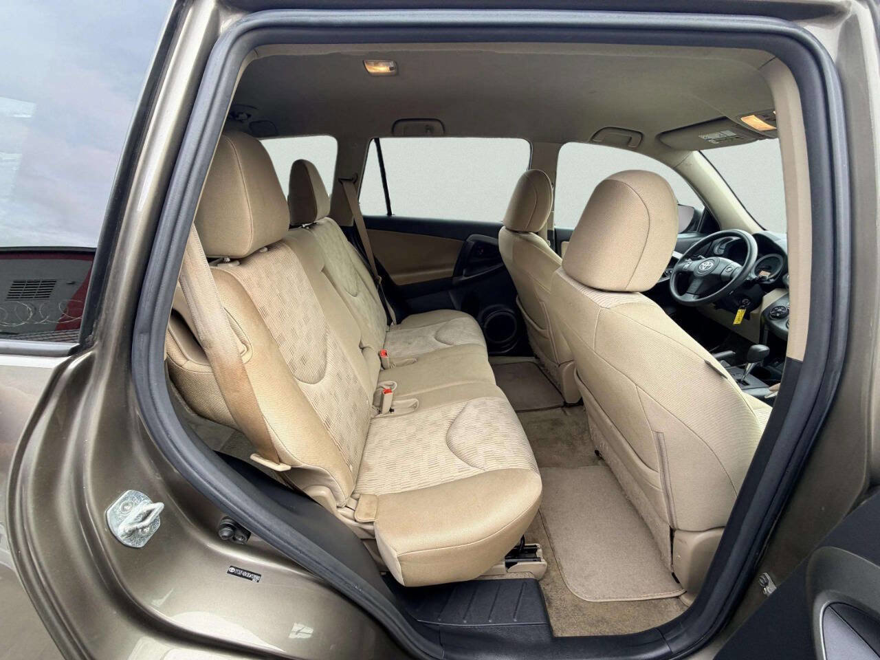 Used 2012 Toyota RAV4 FWD w/ Value Pkg image 24