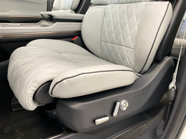 New 2026 Lincoln Navigator L Black Label AWD/4WD image 21