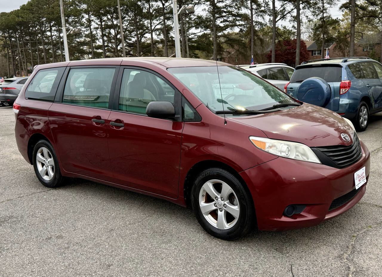 Used 2014 Toyota Sienna L image 3