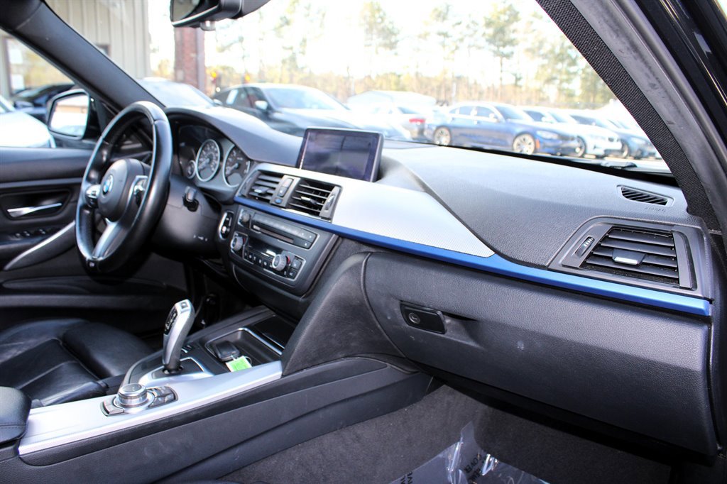 Used 2013 BMW 335i xDrive Sedan AWD/4WD image 17