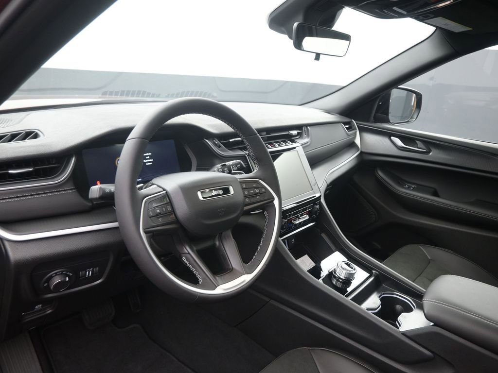 New 2025 Jeep Grand Cherokee L Altitude image 33