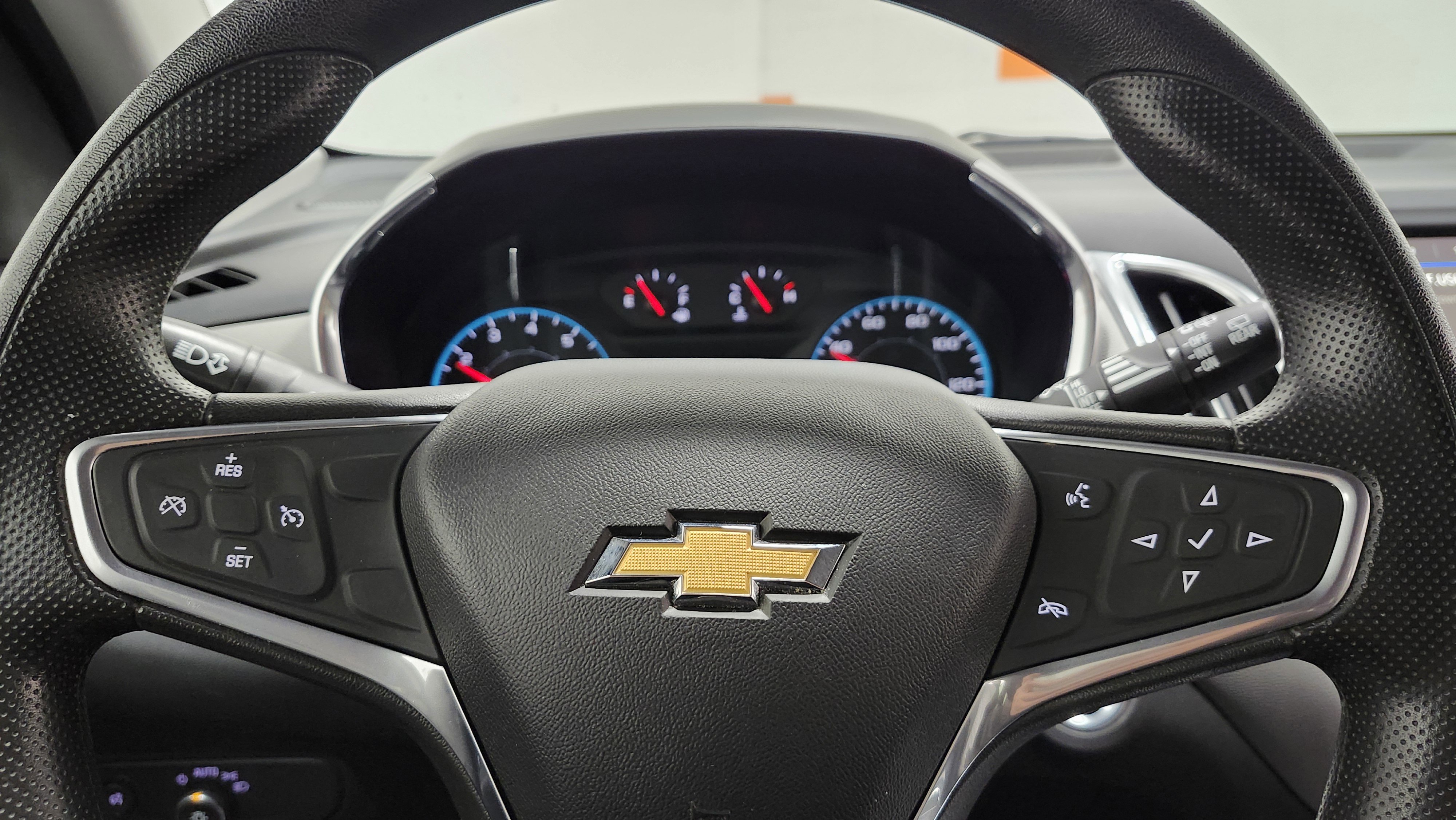 Used 2019 Chevrolet Equinox LS w/ LS Convenience Package image 27