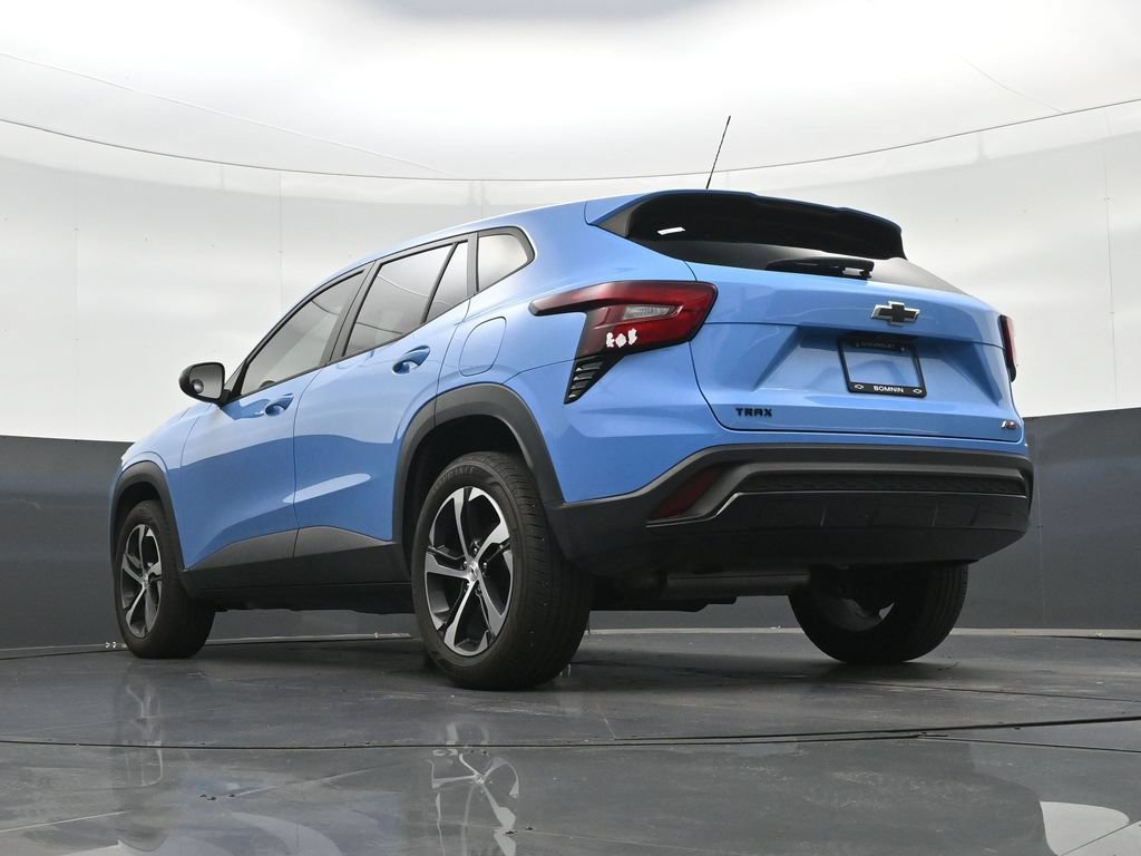 Used 2024 Chevrolet Trax RS FWD image 25