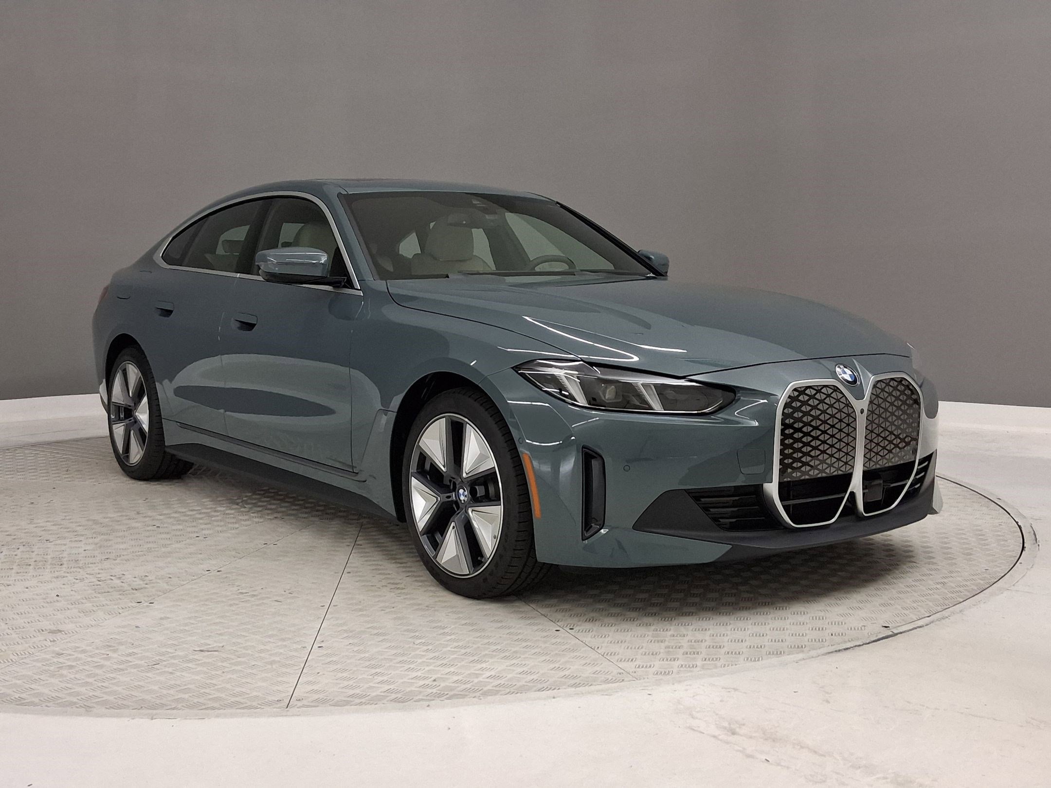 New 2026 BMW i4 eDrive40 w/ Premium Package RWD image 5