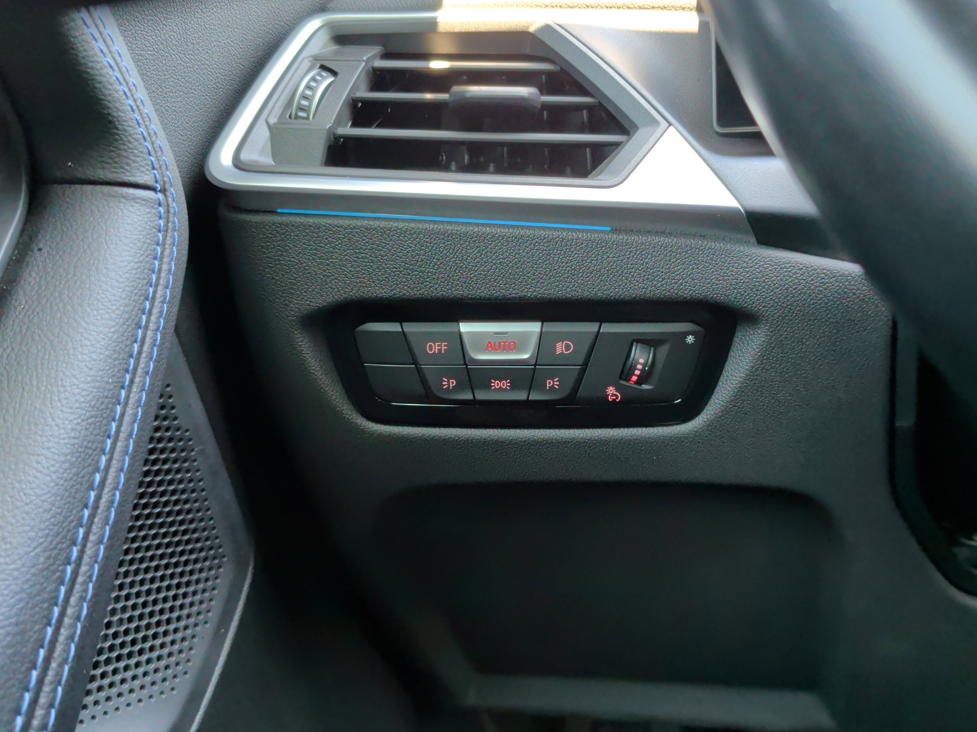 Used 2023 BMW M2 w/ Lighting Package RWD image 24