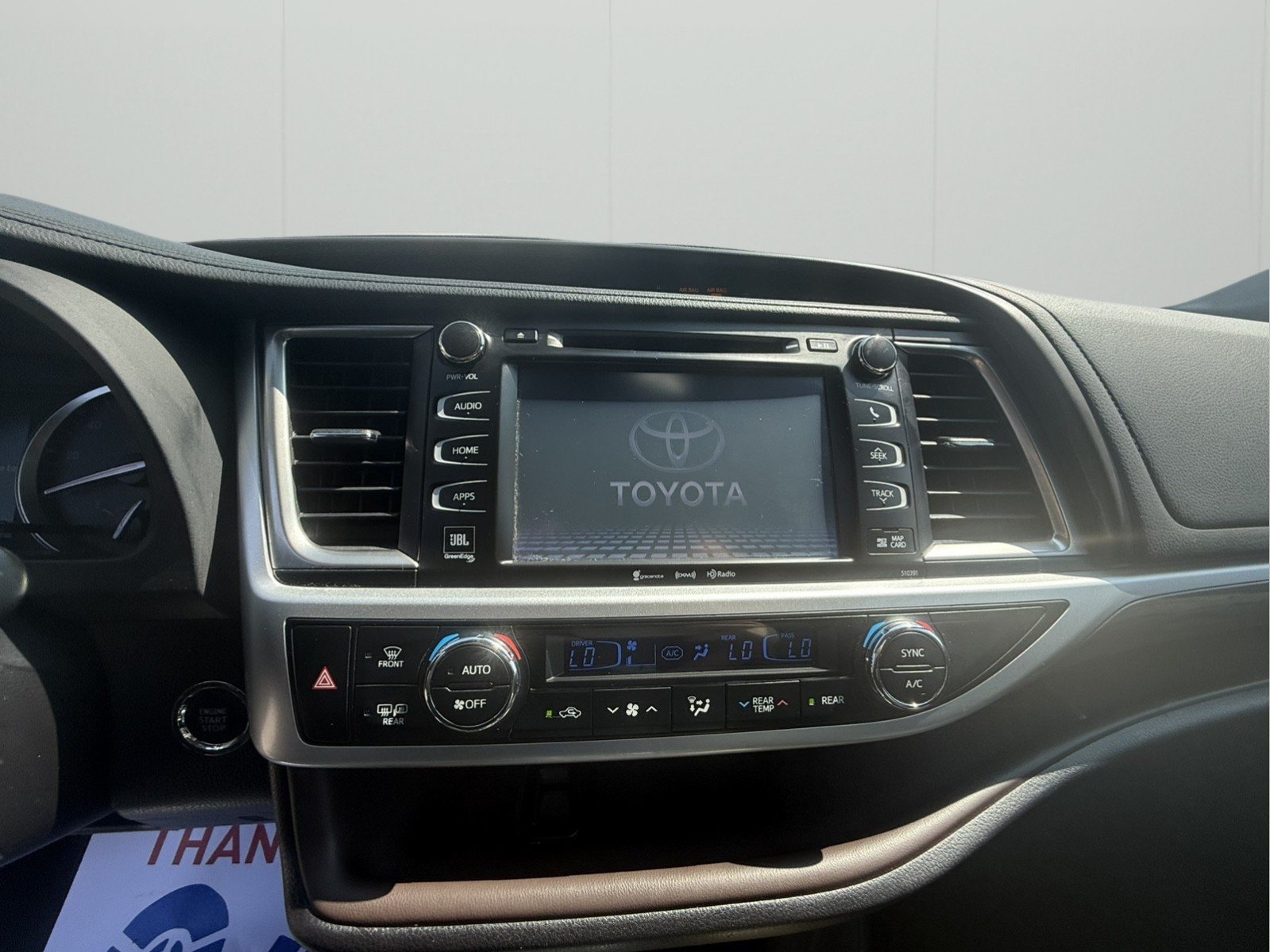 Used 2019 Toyota Highlander Limited AWD/4WD image 11