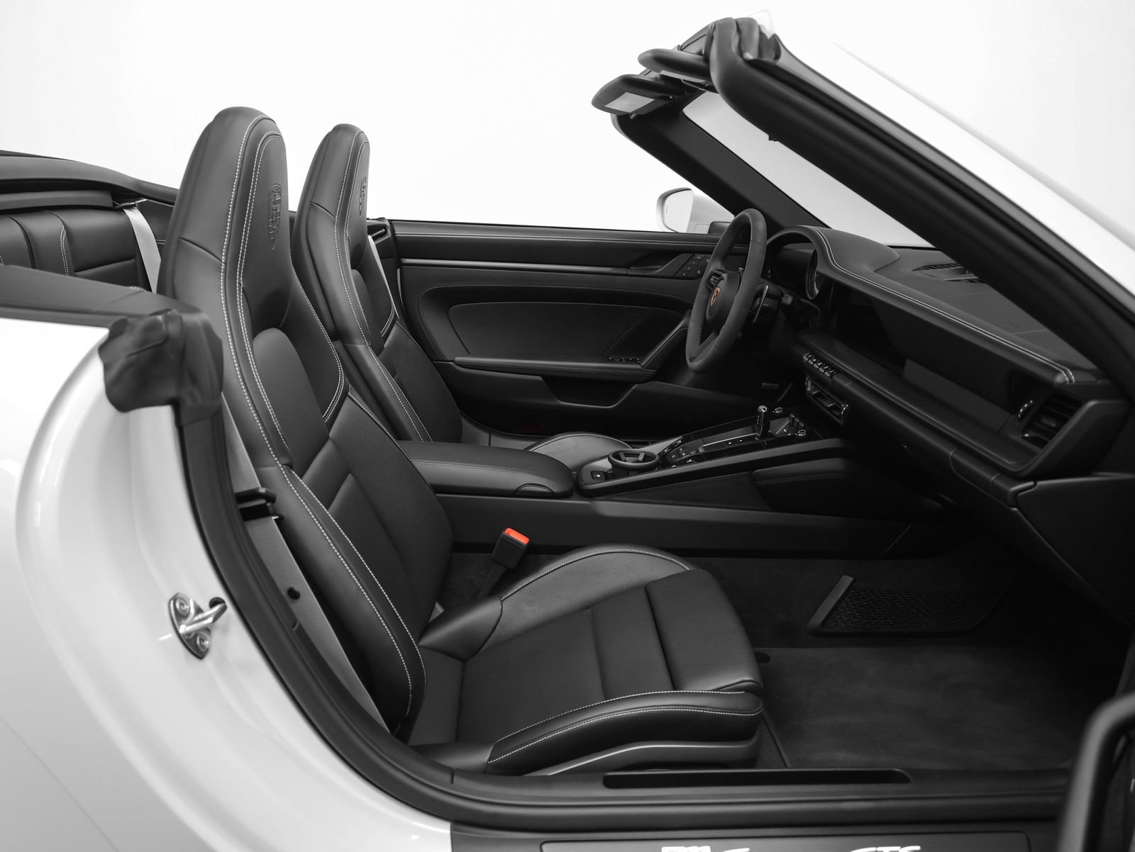 Certified 2023 Porsche 911 Carrera GTS RWD image 28