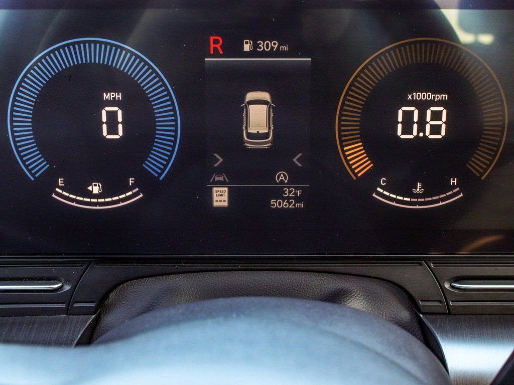 Used 2024 Hyundai Kona SE image 16