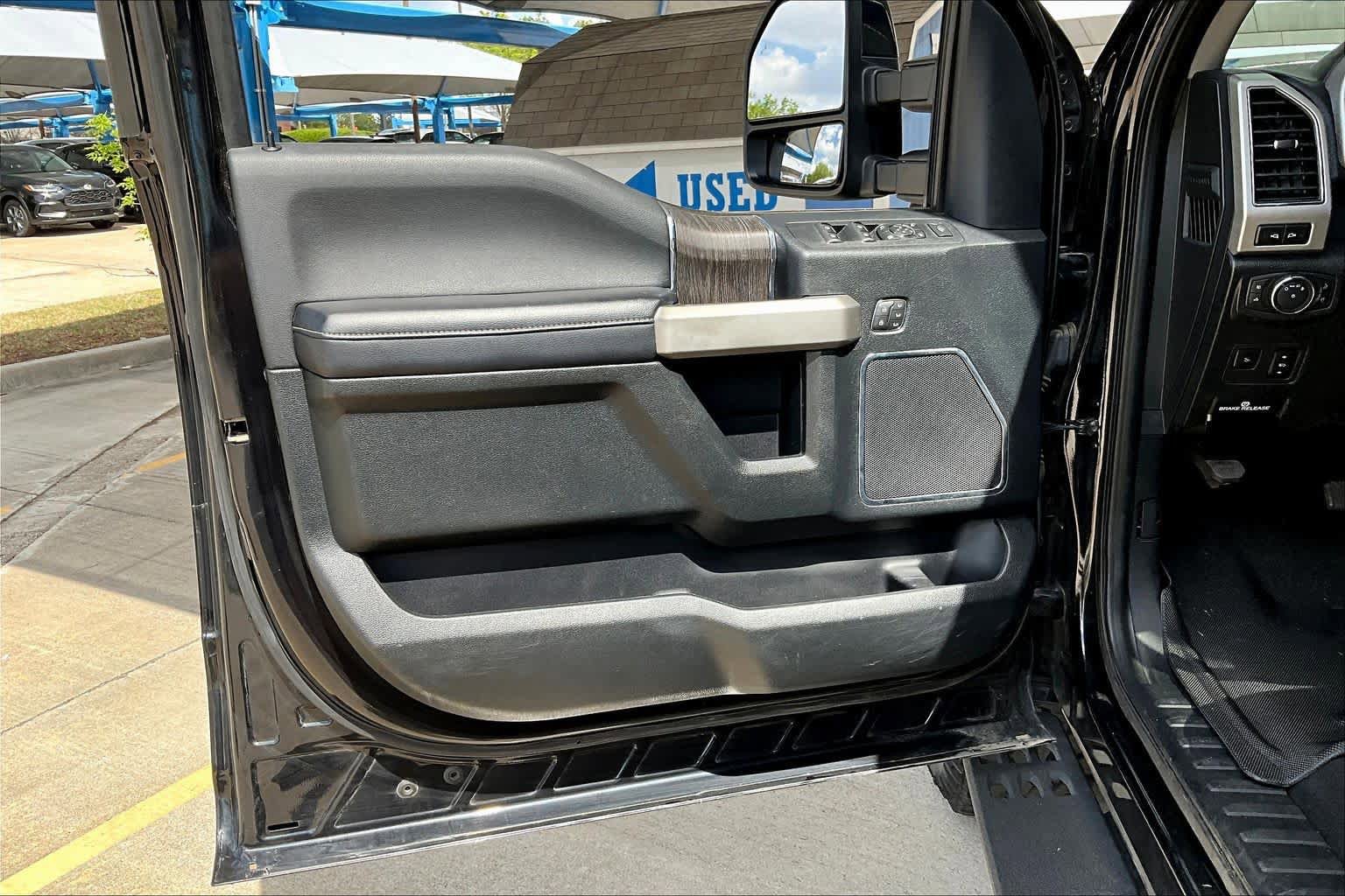Used 2021 Ford F350 Lariat w/ Tremor Off-Road Package image 22