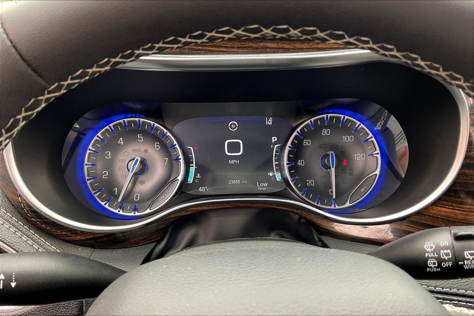 Used 2024 Chrysler Pacifica Limited image 19