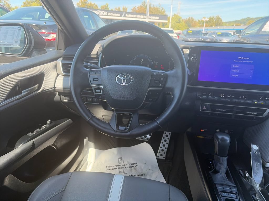 Used 2025 Toyota Camry SE w/ Multimedia Upgrade Package FWD image 17