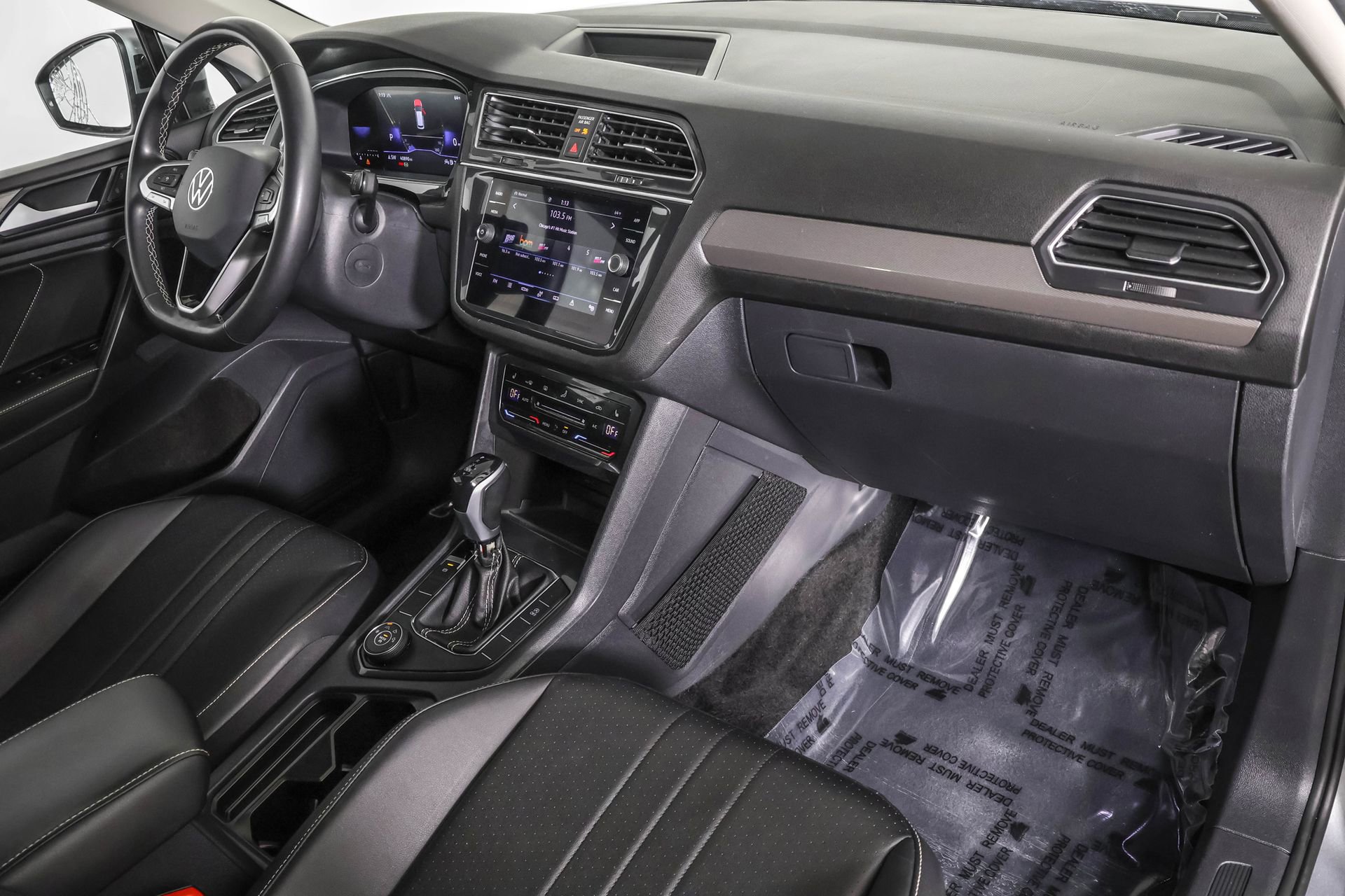 Used 2023 Volkswagen Tiguan SE image 43