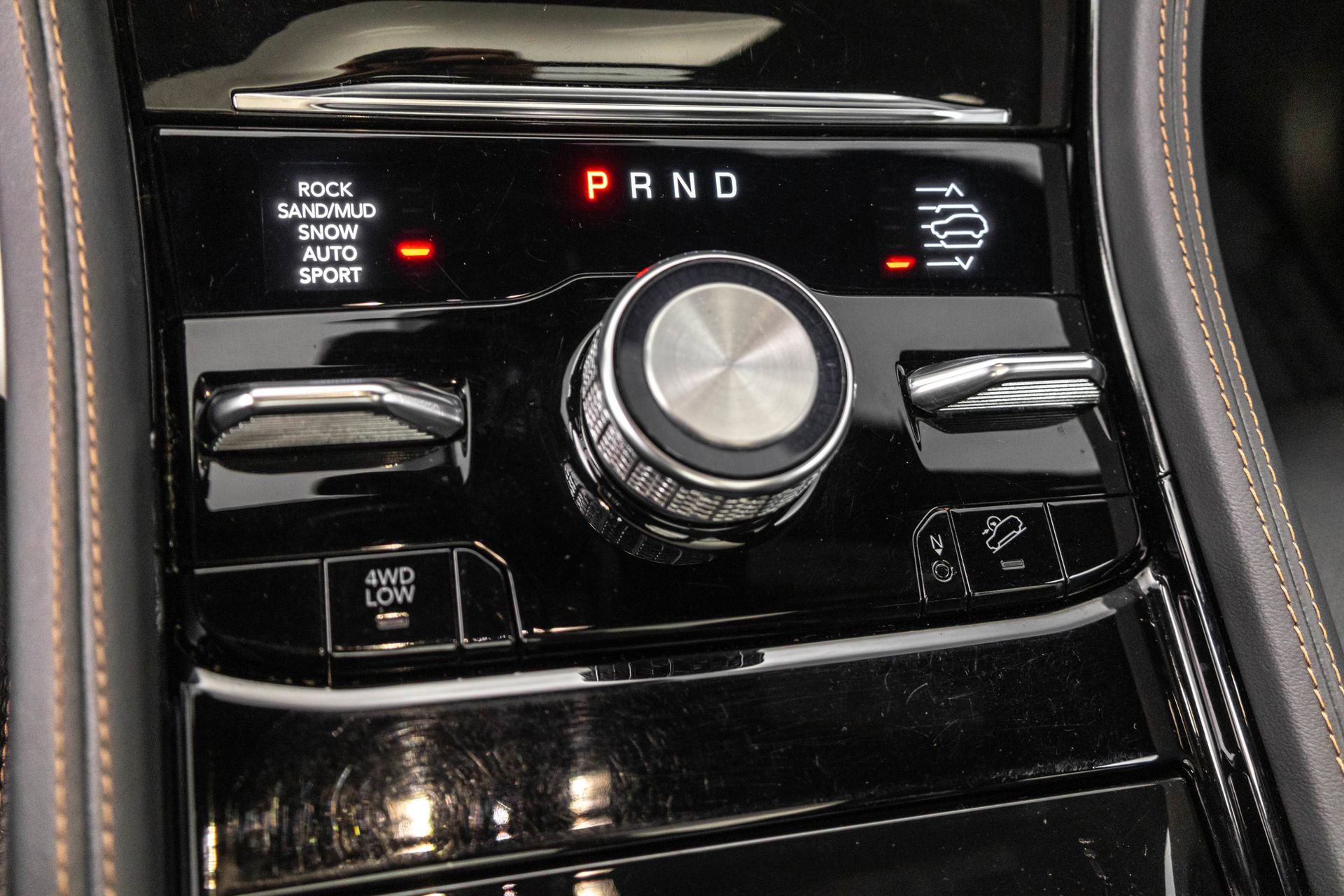 Used 2022 Jeep Grand Cherokee Summit AWD/4WD image 30