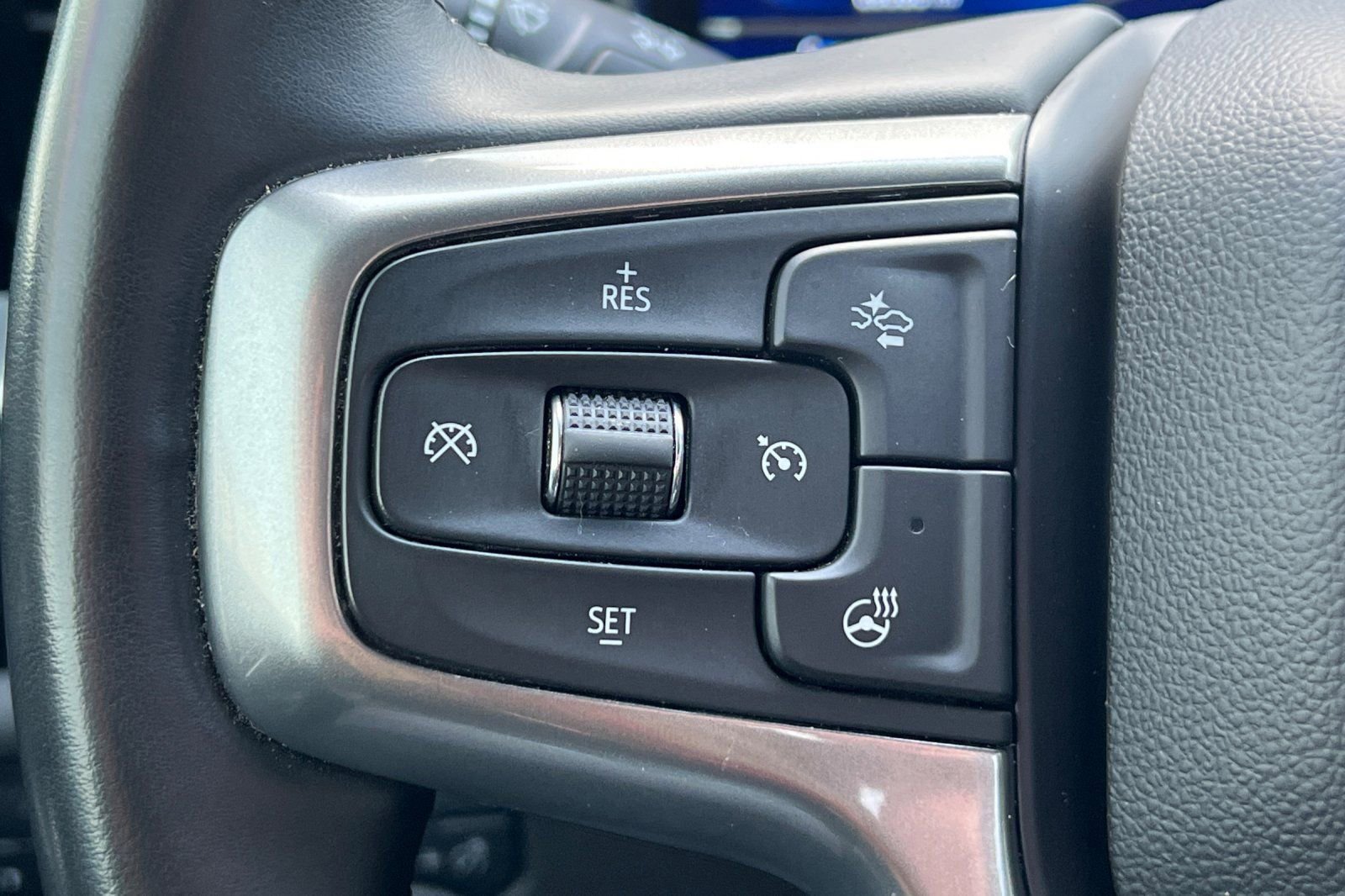 Used 2025 Chevrolet Silverado 1500 LT AWD/4WD image 34