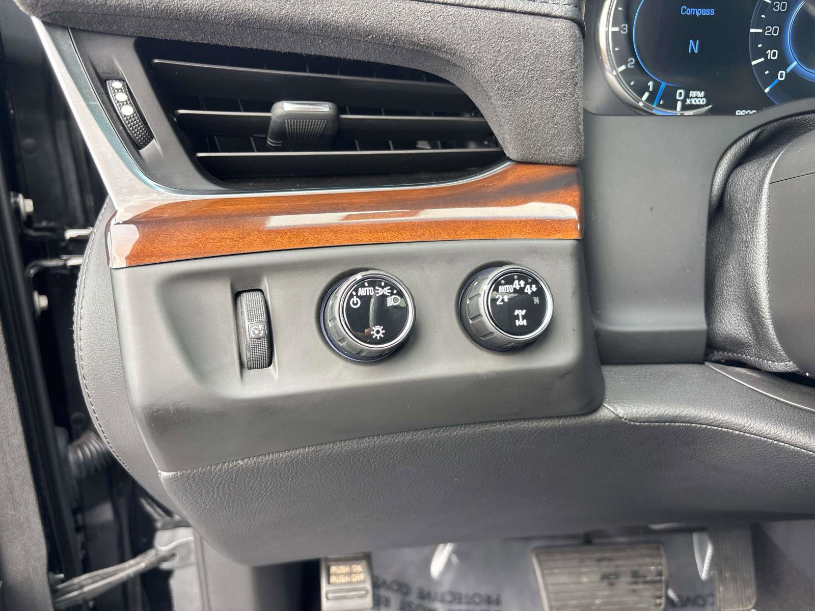 Used 2020 Cadillac Escalade Luxury image 23