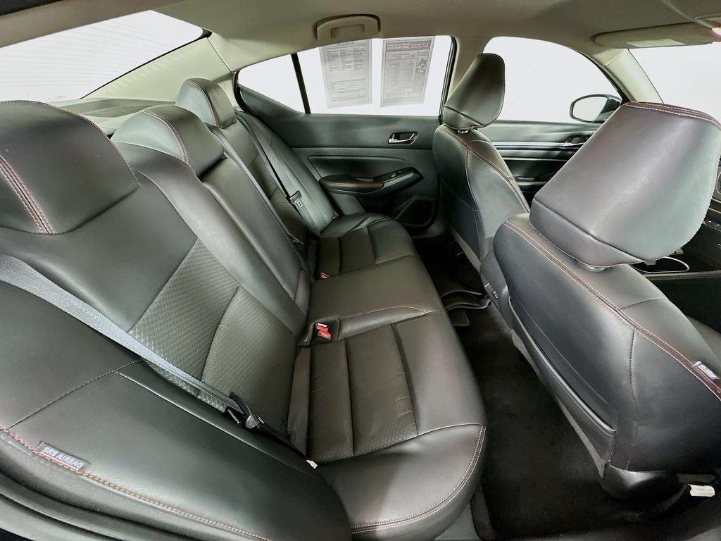 Used 2024 Nissan Altima 2.5 SR FWD image 33