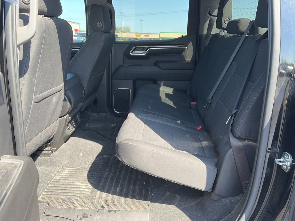 Used 2023 Chevrolet Silverado 1500 LT AWD/4WD image 25