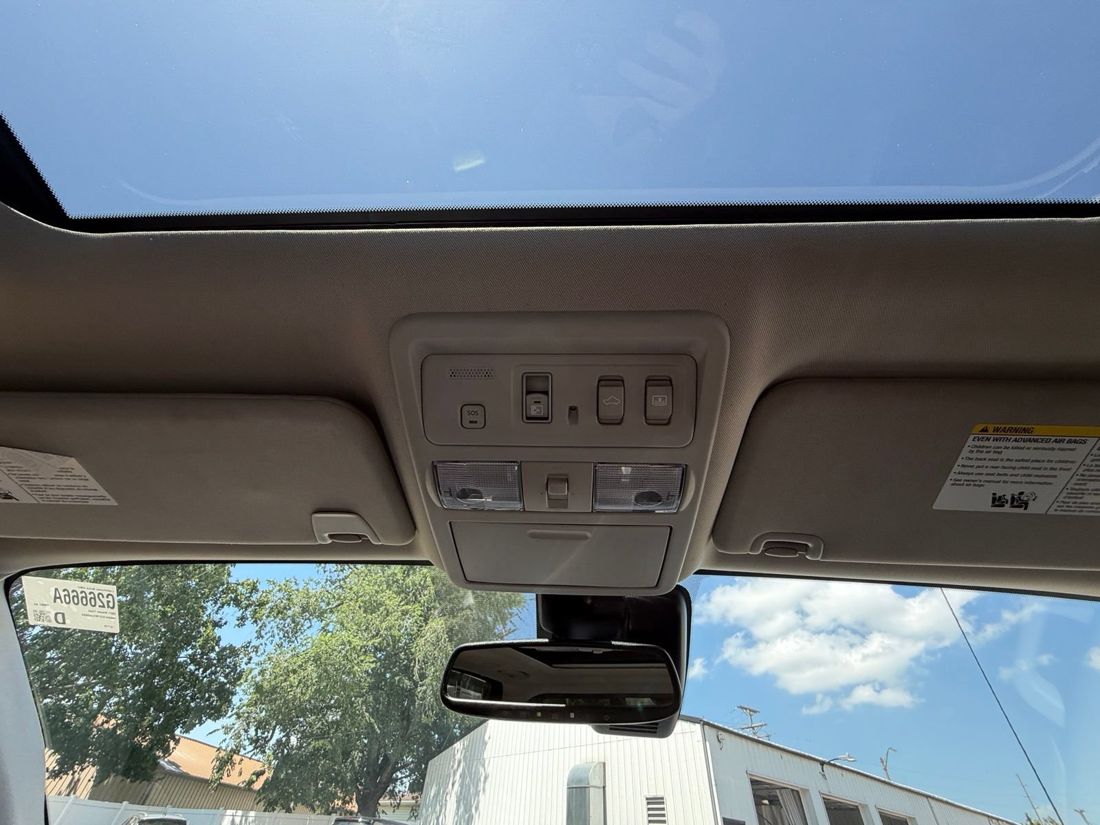 Used 2021 Nissan Titan SL w/ Moonroof Package AWD/4WD image 30