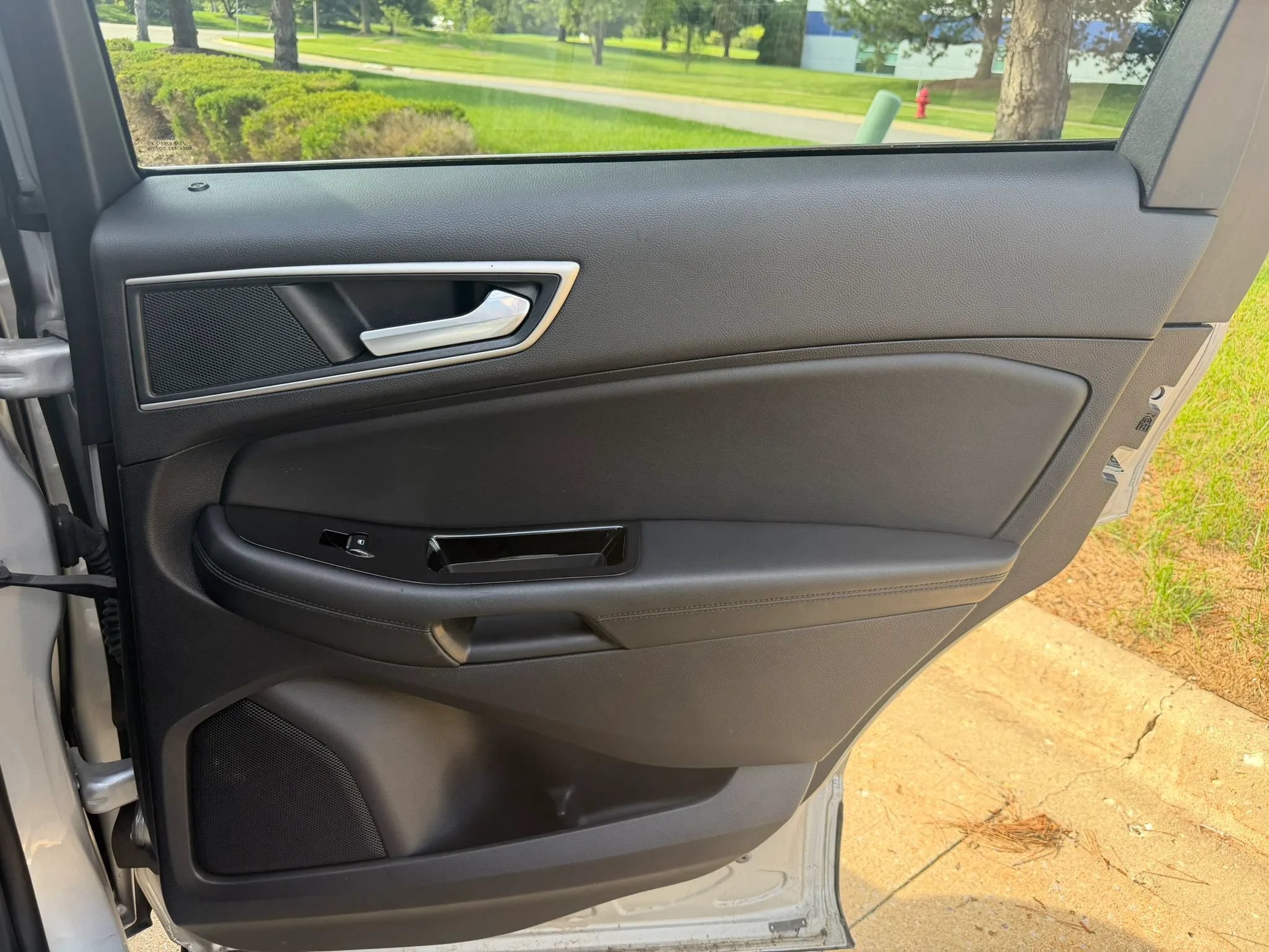 Used 2019 Ford Edge SEL w/ Equipment Group 201A AWD/4WD image 21