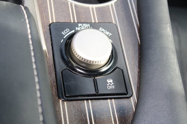 Used 2019 Lexus RX 350 FWD w/ Luxury Package image 32