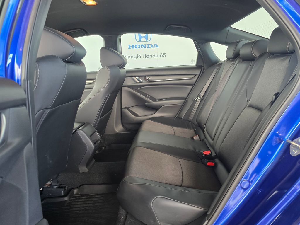 Used 2018 Honda Accord Sport image 8