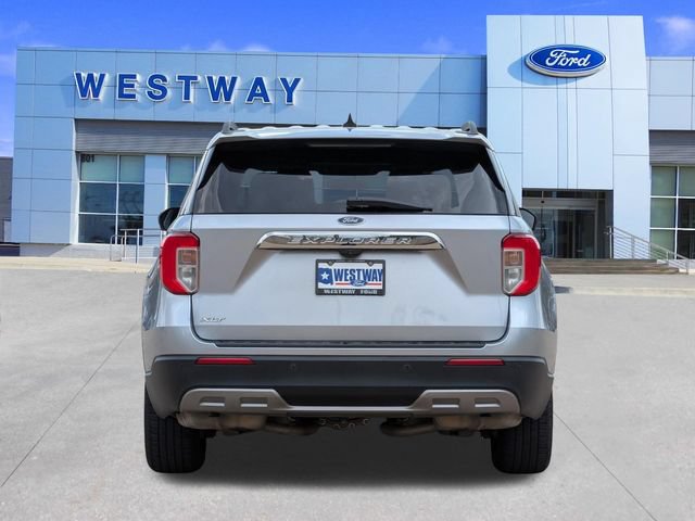Used 2022 Ford Explorer XLT w/ Equipment Group 202A RWD image 4