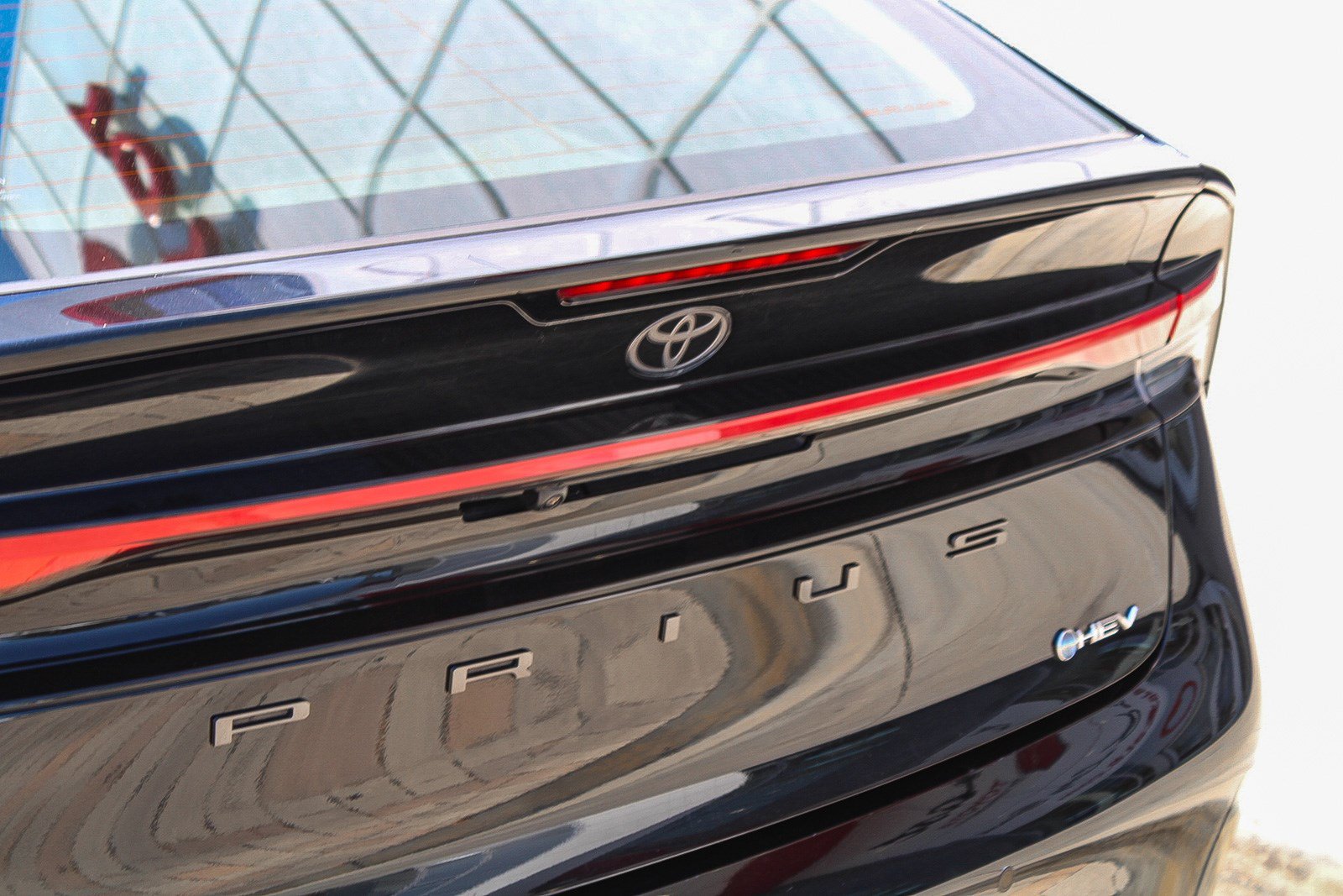 Certified 2025 Toyota Prius LE AWD/4WD image 11