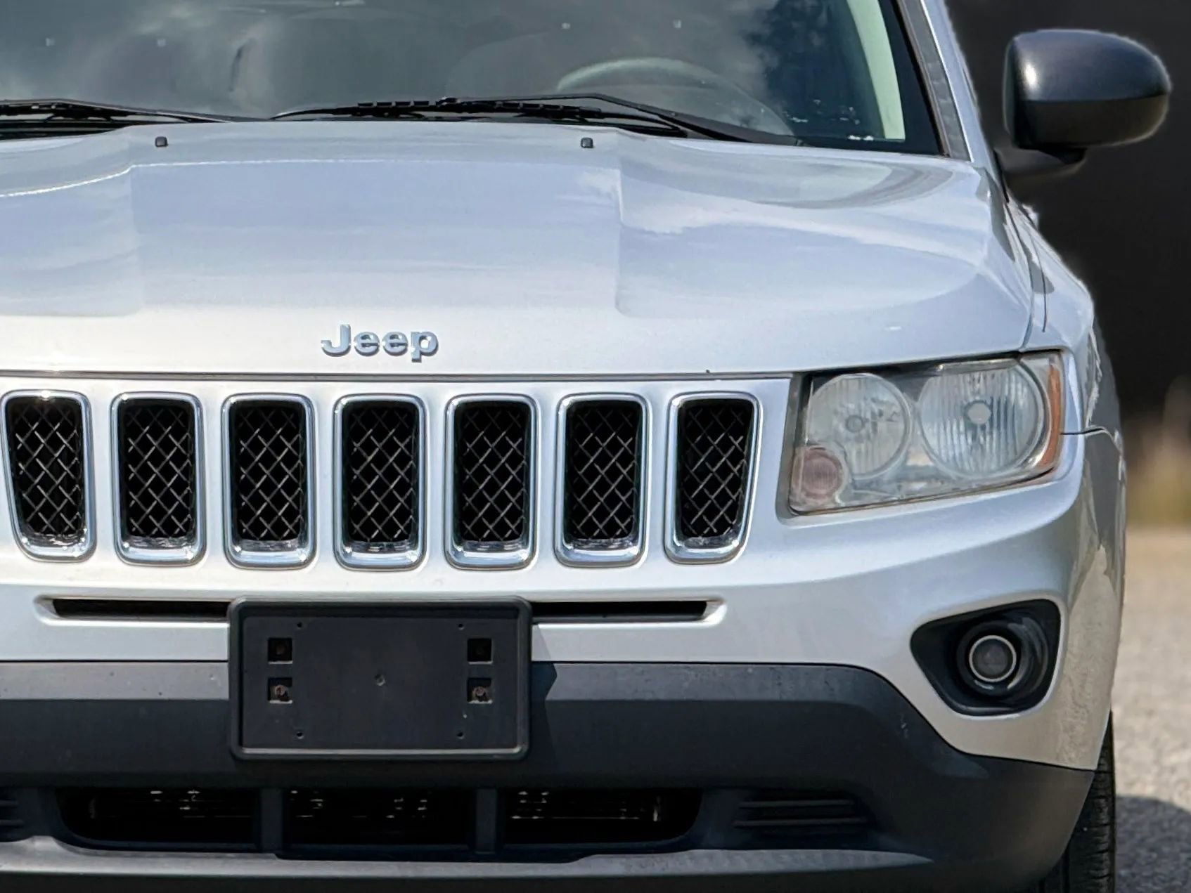 Used 2011 Jeep Compass Latitude w/ Sun/Sound Group AWD/4WD image 12