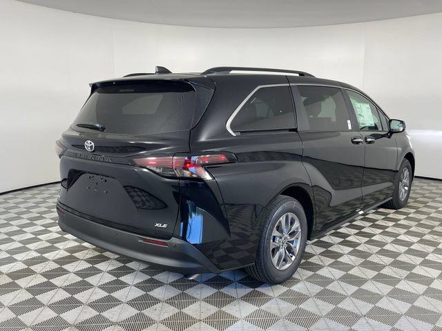 New 2026 Toyota Sienna XLE FWD image 13