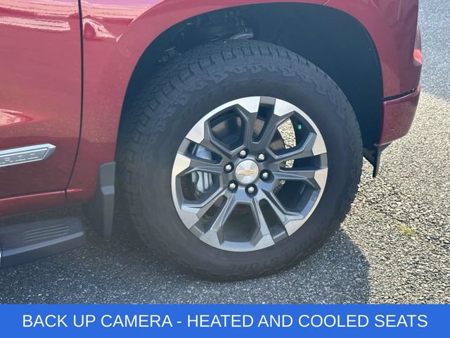 Used 2025 Chevrolet Silverado 1500 High Country w/ Technology Package AWD/4WD image 7