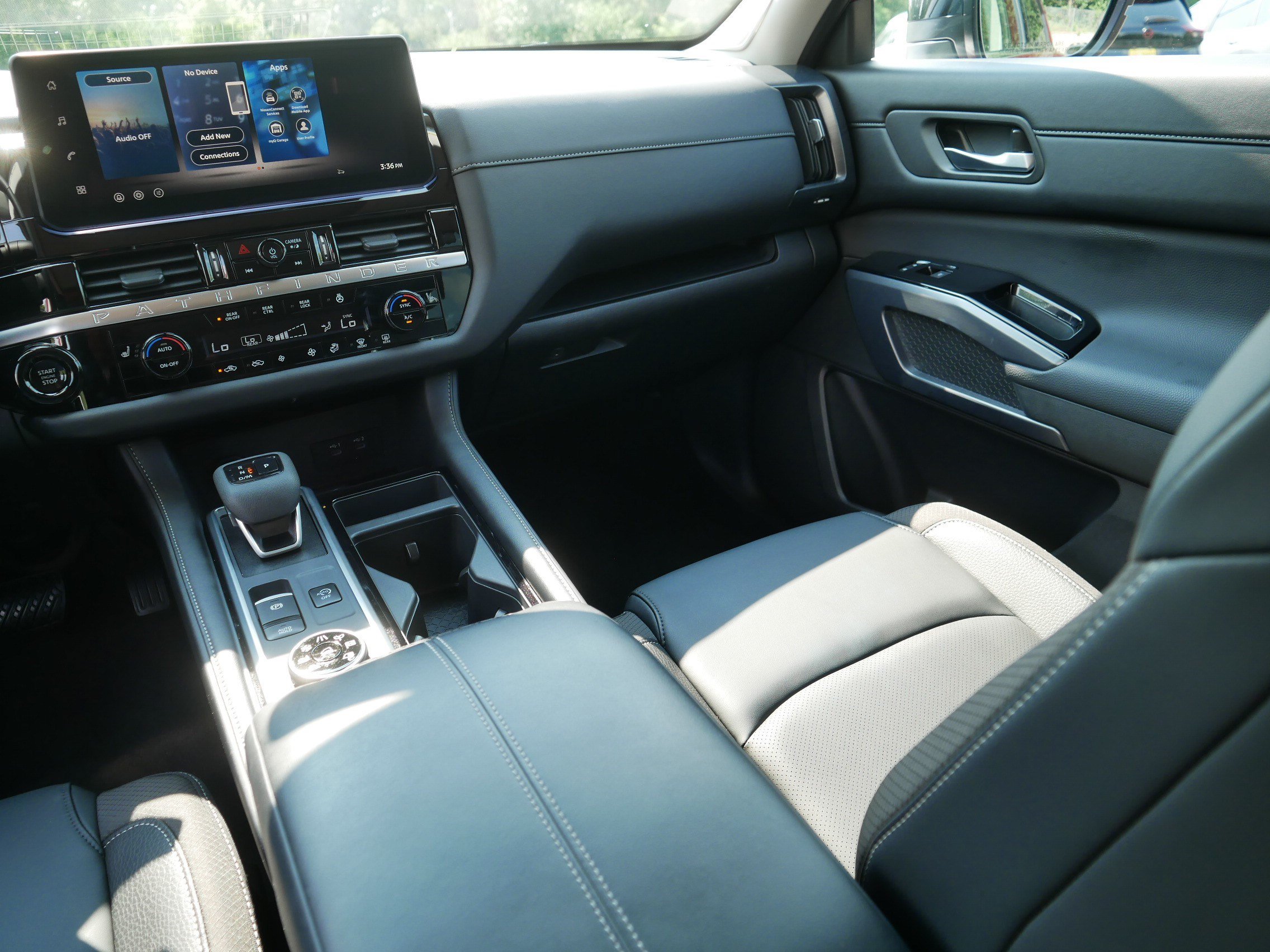 Certified 2026 Nissan Pathfinder SL w/ SL Premium Package AWD/4WD image 11