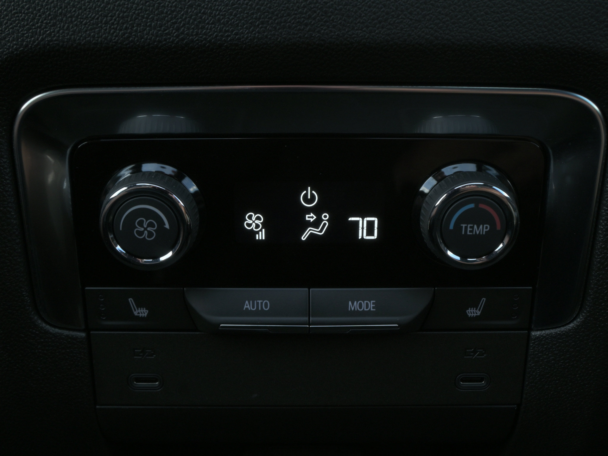 Used 2025 Chevrolet Suburban RST AWD/4WD image 13