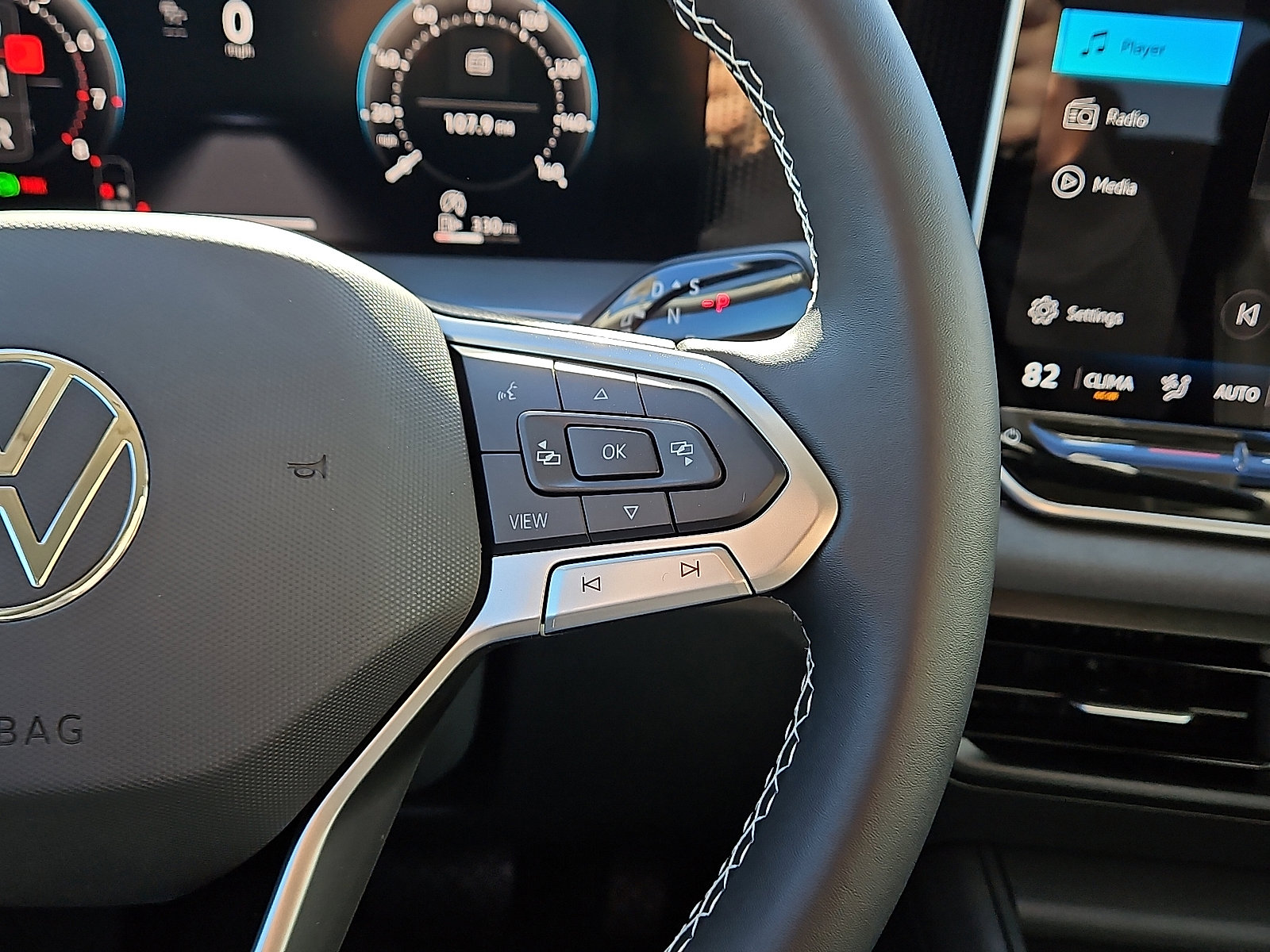 New 2026 Volkswagen Tiguan SE image 17