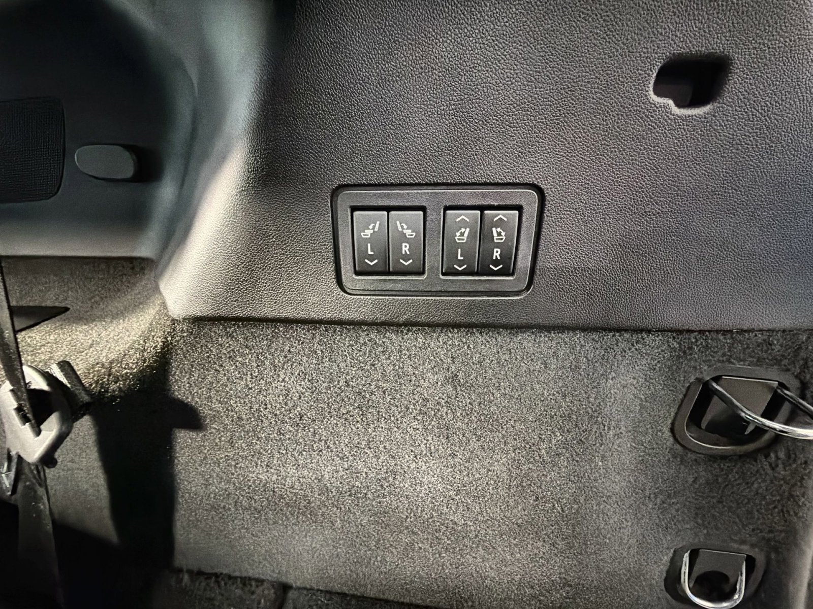 Used 2023 Cadillac XT6 Sport image 36