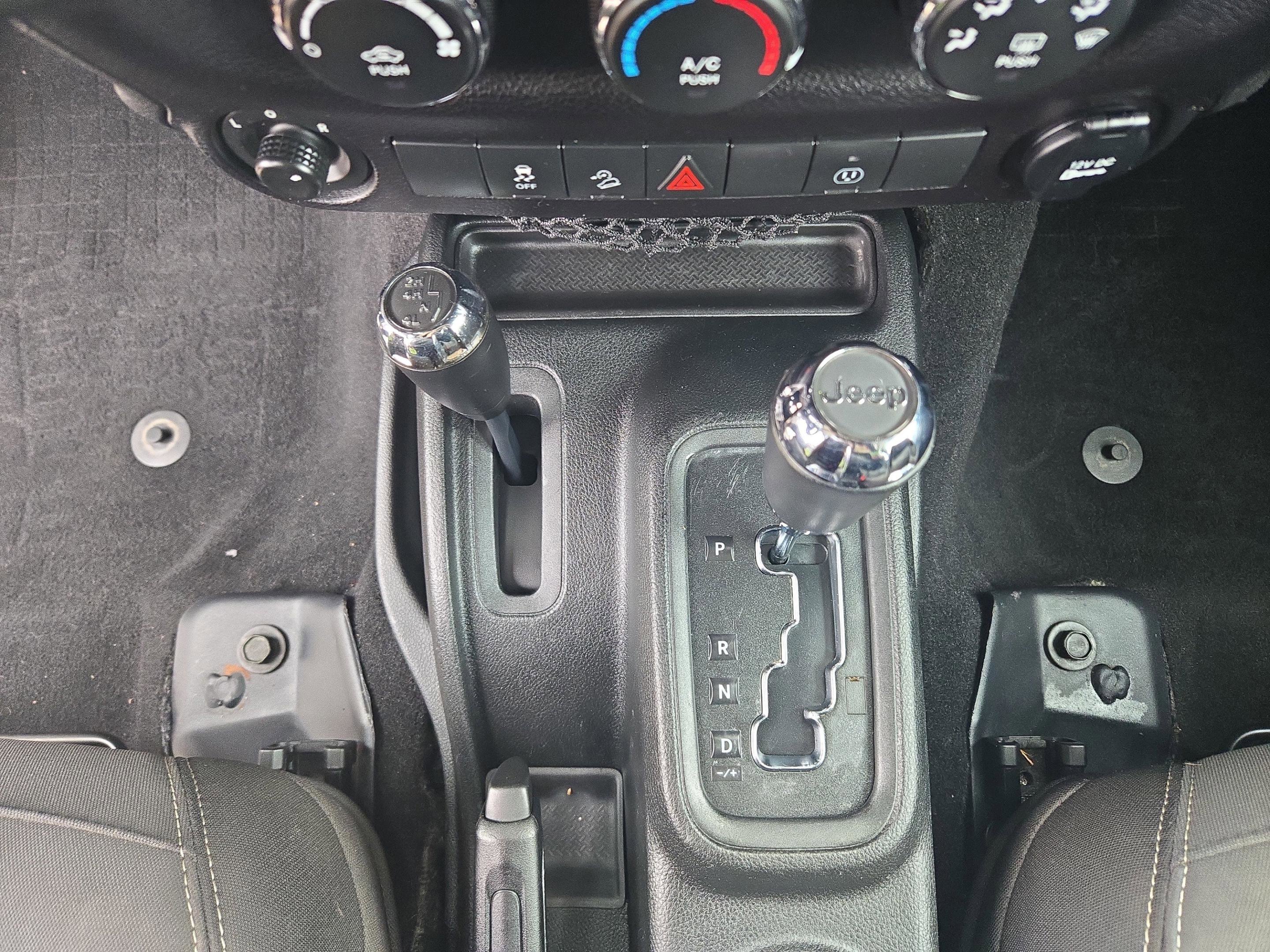 Used 2017 Jeep Wrangler Unlimited Sahara image 16