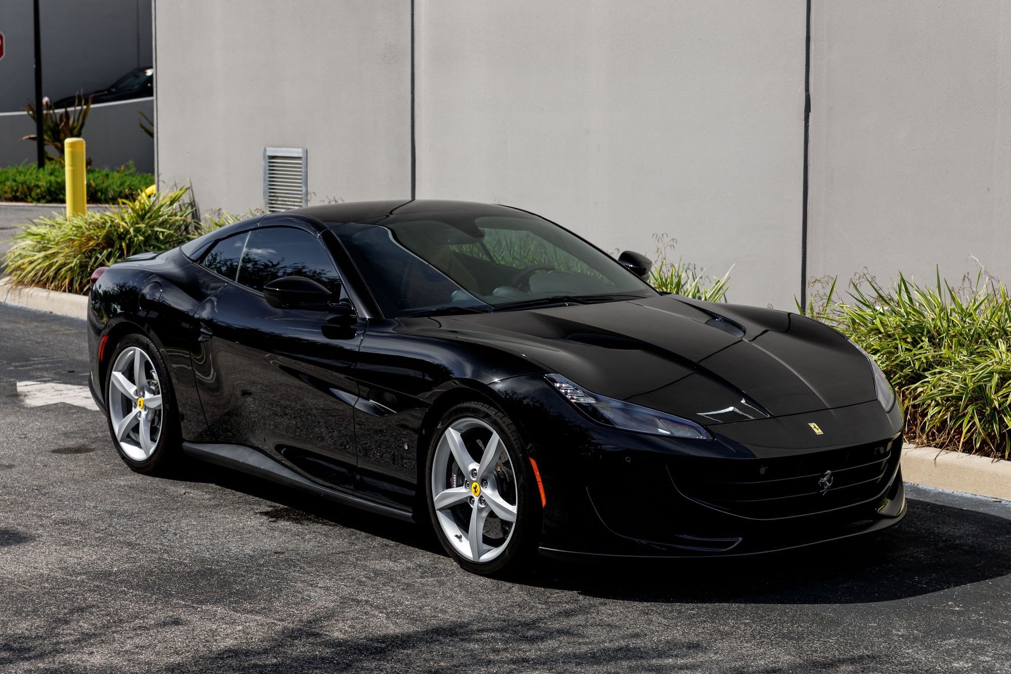 Used 2019 Ferrari Portofino RWD image 7