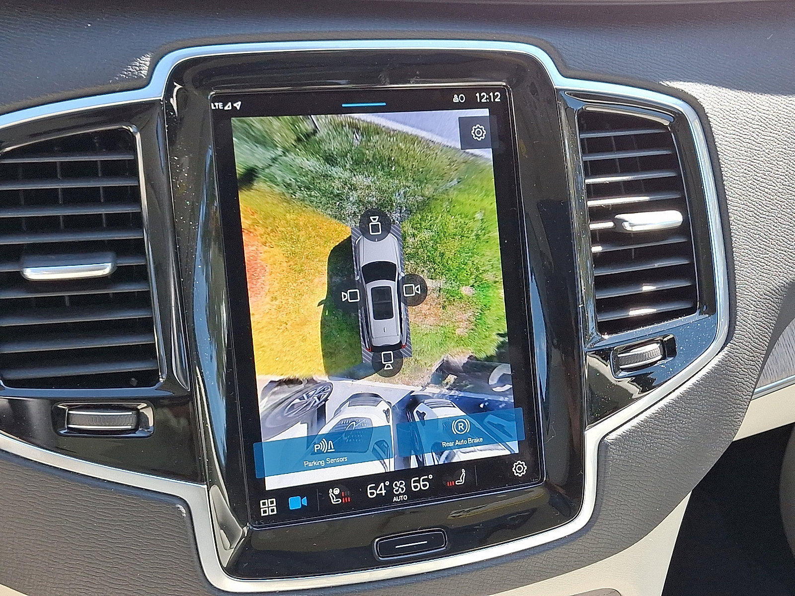 Used 2024 Volvo XC90 T8 Plus w/ Protection Package Premier AWD/4WD image 19