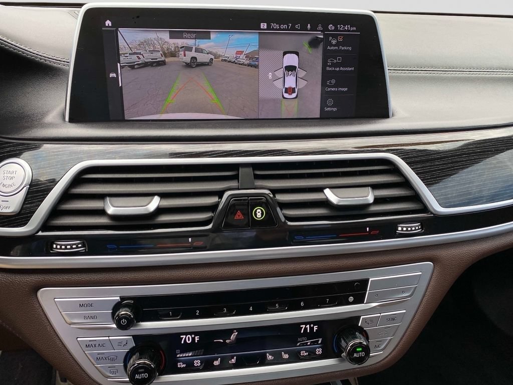 Used 2022 BMW 750i xDrive w/ Executive Package AWD/4WD image 13