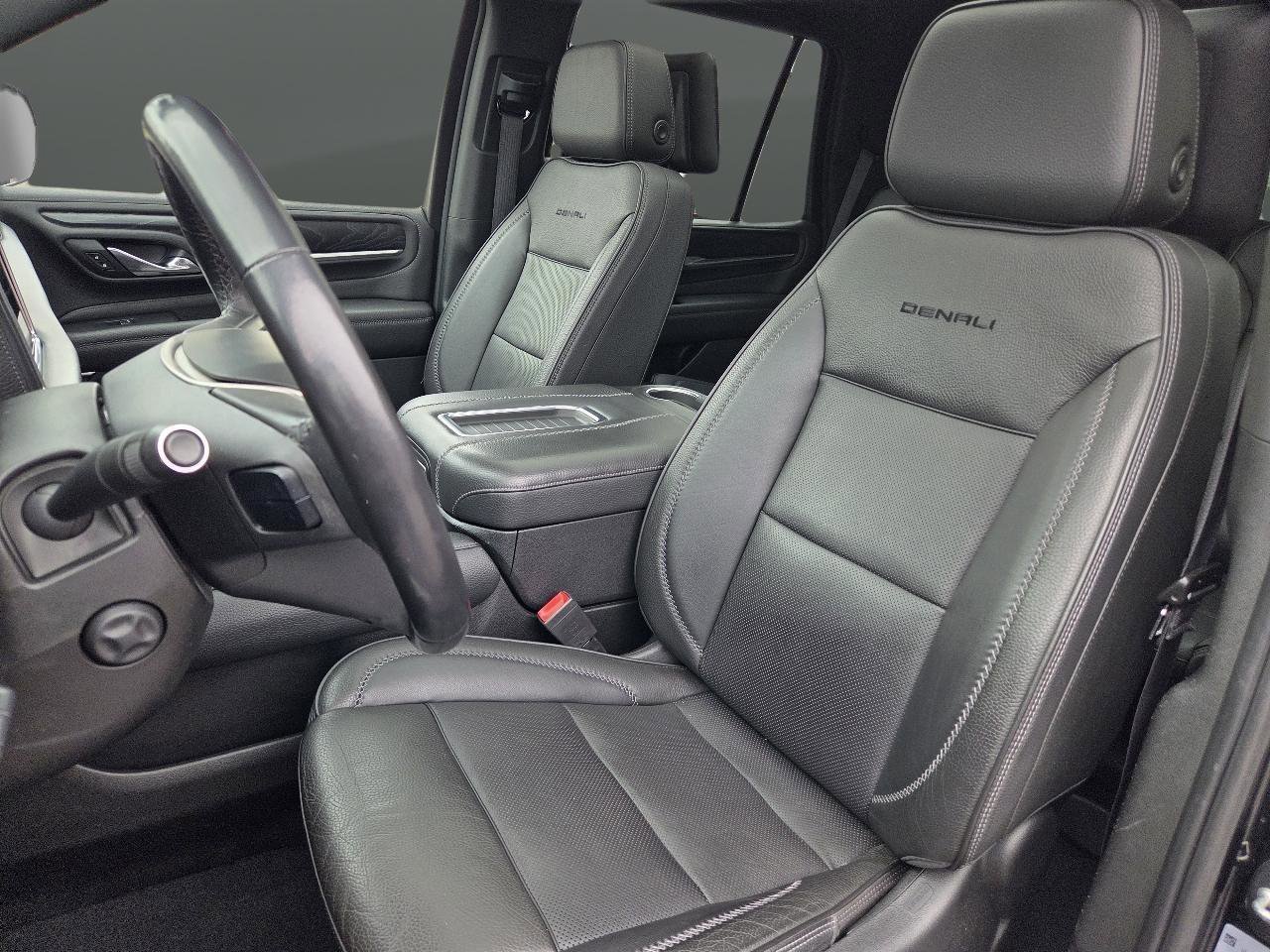 Used 2021 GMC Yukon Denali w/ Denali Ultimate Package image 12