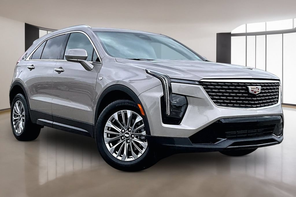 Used 2024 Cadillac XT4 Premium Luxury w/ Technology Package FWD image 11
