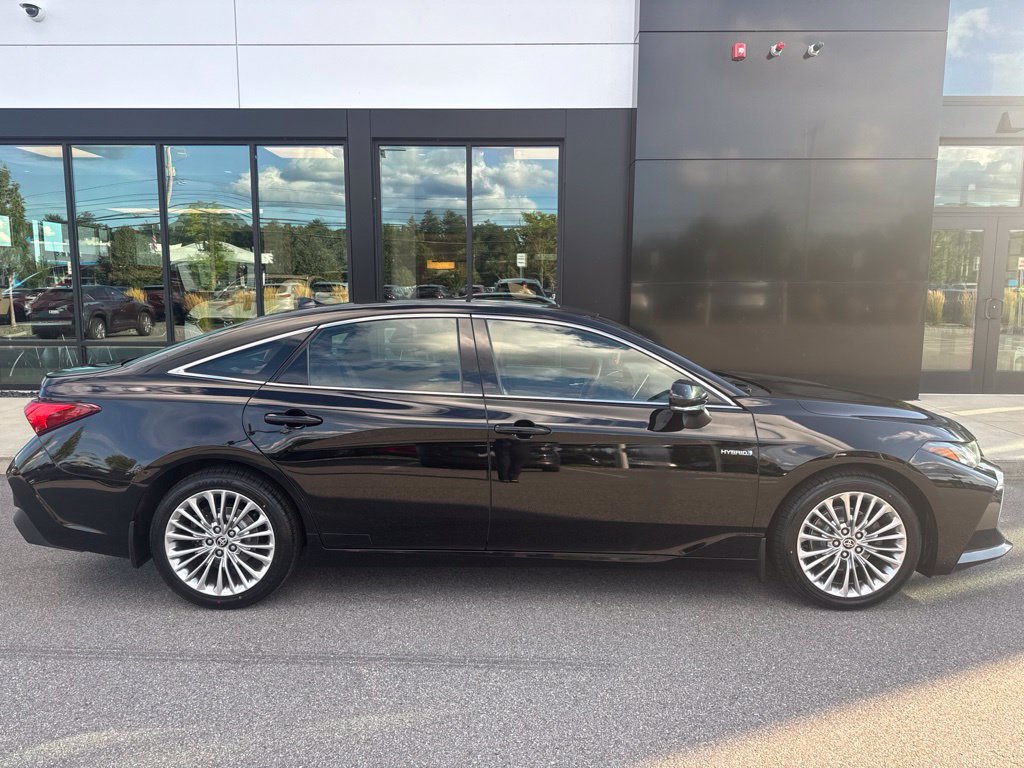 Used 2021 Toyota Avalon Limited w/ Advanced Safety Package FWD image 5