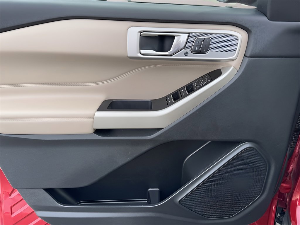 Used 2021 Ford Explorer Limited w/ Equipment Group 301A image 12