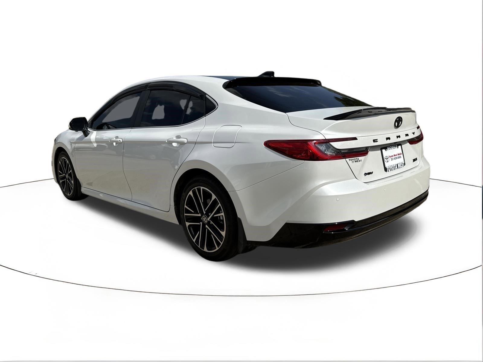 Used 2026 Toyota Camry XLE w/ Premium Plus Package image 5