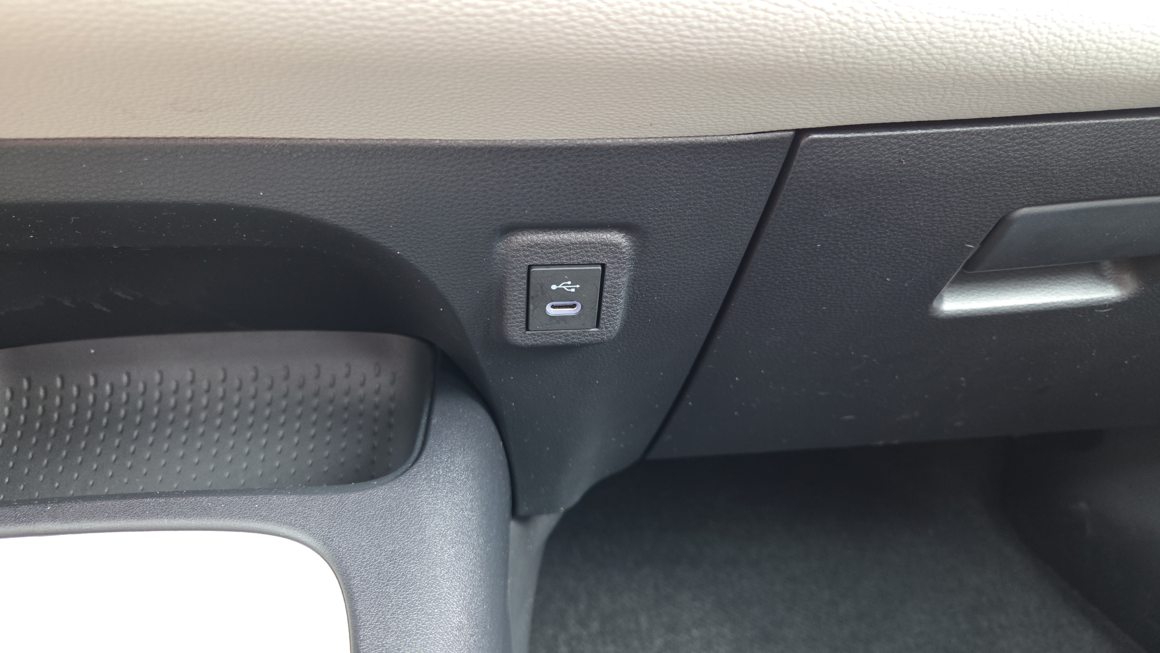 Certified 2026 Toyota Corolla LE FWD image 25
