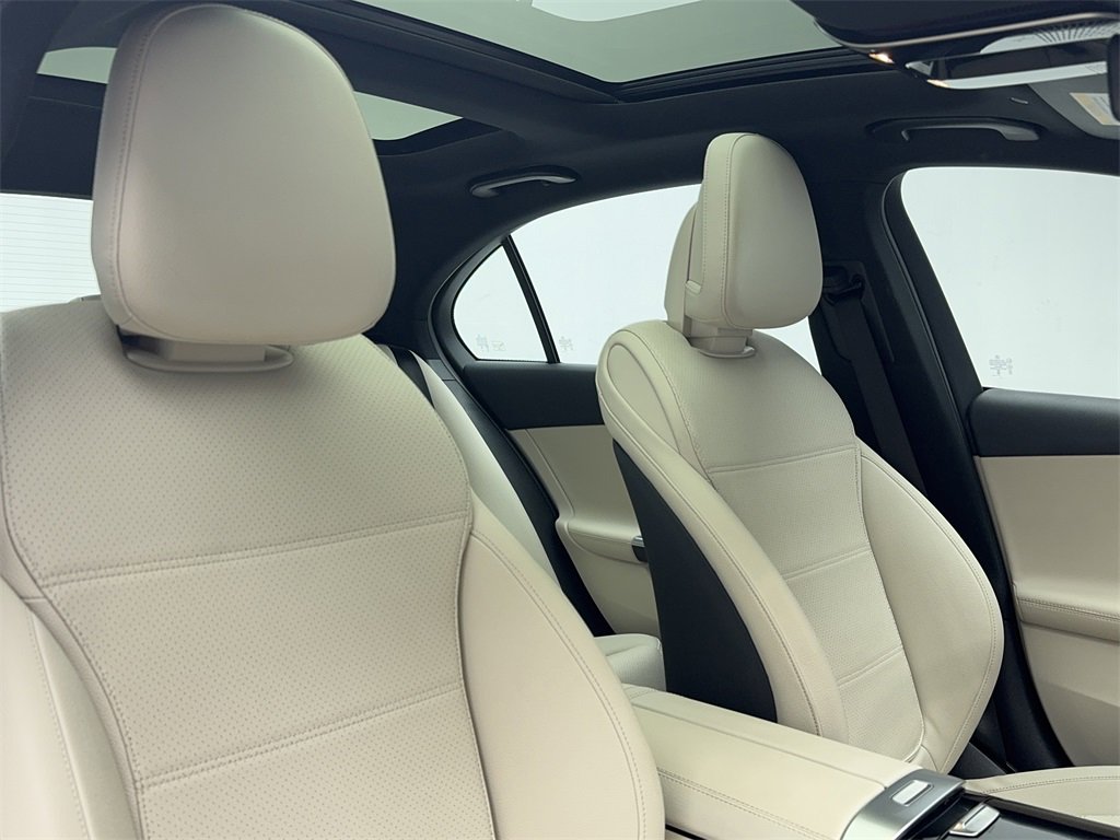 Used 2025 Mercedes-Benz C 300 Sedan image 48