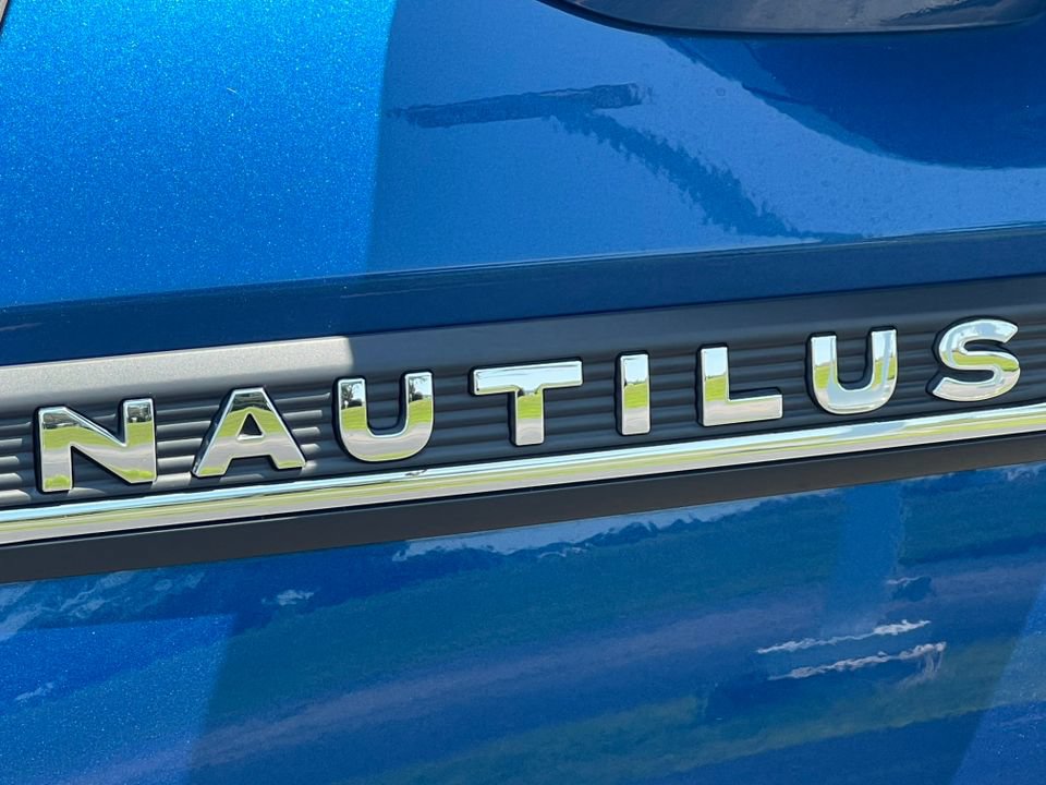 Used 2020 Lincoln Nautilus Reserve w/ Class II Trailer Tow Package FWD image 2