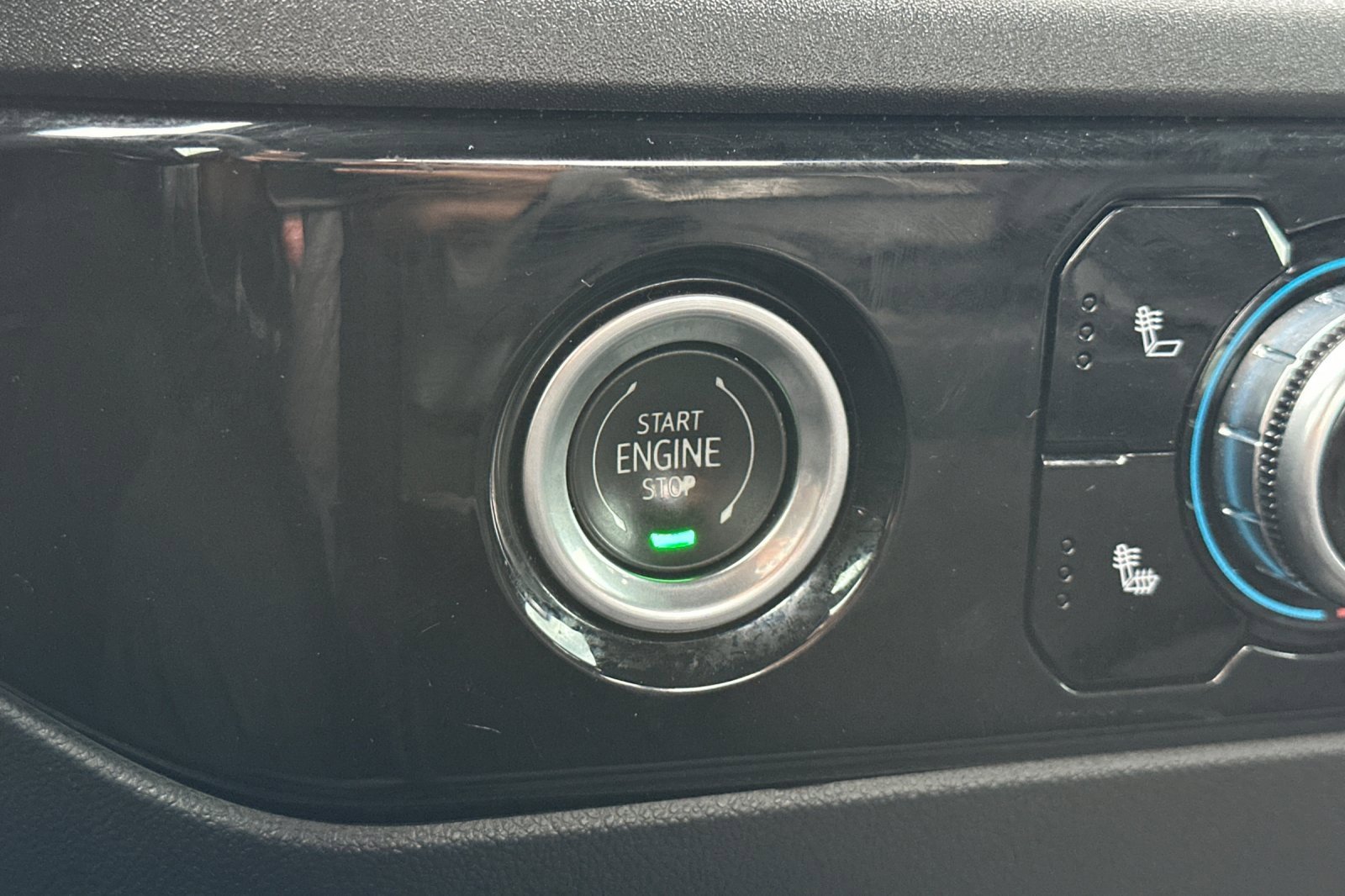 Used 2024 GMC Sierra 1500 Elevation w/ LPO, Elevation Black Package image 31