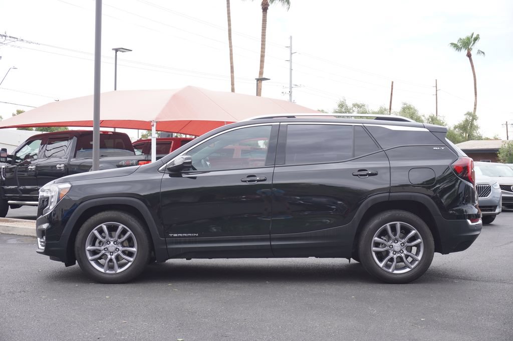 Certified 2022 GMC Terrain SLT FWD image 2