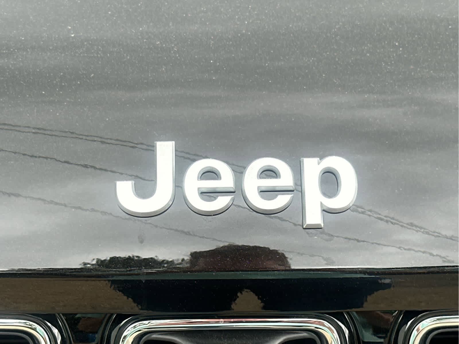 New 2025 Jeep Grand Cherokee L Limited w/ Luxury Tech Group II image 11