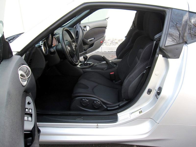 Used 2009 Nissan 370Z Coupe image 17